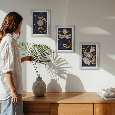 Gallery wall Natuurmotieven met de maan, de ruimte en bloemen.