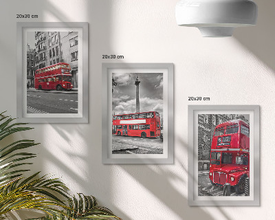 Set van ingelijste schilderijen Rode bussen in het Londense stadslandschap