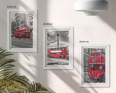 Set van ingelijste schilderijen Rode bussen in het Londense stadslandschap