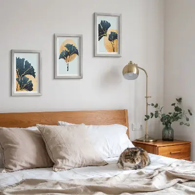 Gallery wall esthetische ginkgobladeren op een lichte achtergrond