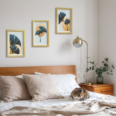 Gallery wall Esthetisch aantrekkelijke ginkgobladeren op een lichte achtergrond.