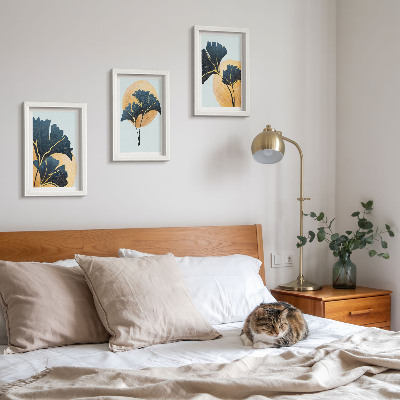 Gallery wall Esthetisch aantrekkelijke ginkgobladeren op een lichte achtergrond.