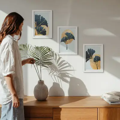 Gallery wall esthetische ginkgobladeren op een lichte achtergrond