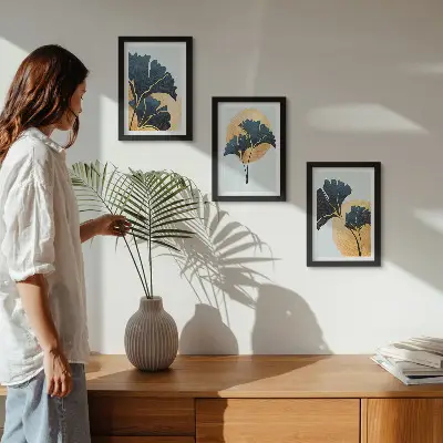 Gallery wall esthetische ginkgobladeren op een lichte achtergrond