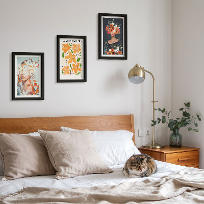 Gallery wall Bloemenportretten met kleurrijke boeketten en bladeren.