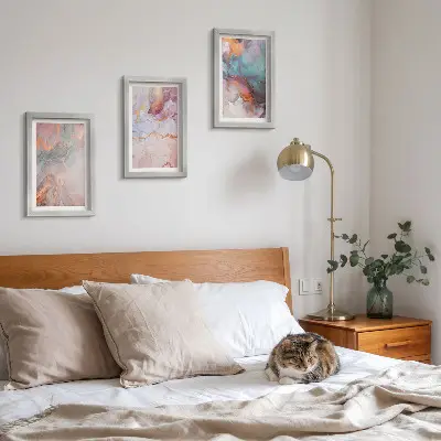 Set ingelijste schilderijen met abstracte patronen in pastelkleuren en accenten
