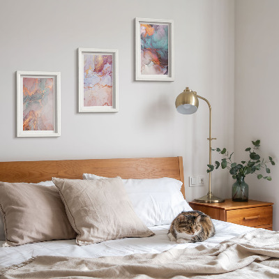 Set van ingelijste schilderijen Abstracte patronen in pastelkleuren met accenten.