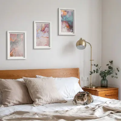 Set ingelijste schilderijen met abstracte patronen in pastelkleuren en accenten