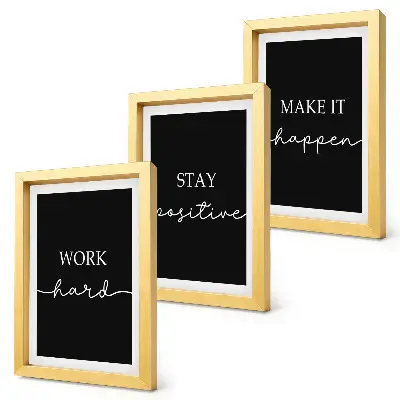 Gallery wall set met elegante, motiverende slogans op een zwarte achtergrond