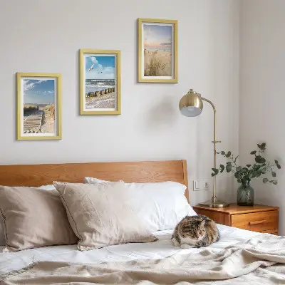 Gallery wall strand met zand, golven, lucht en vogels