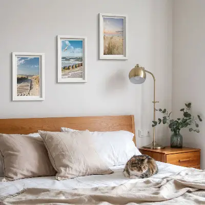 Gallery wall strand met zand, golven, lucht en vogels