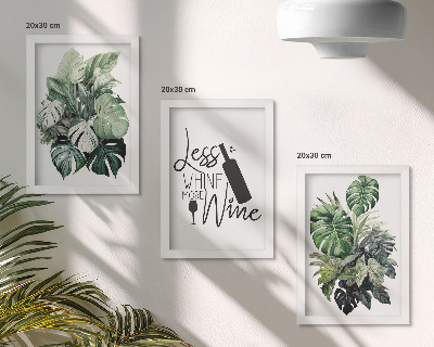 Gallery wall Plantenbladeren in verschillende tinten groen met een opschrift over wijn.