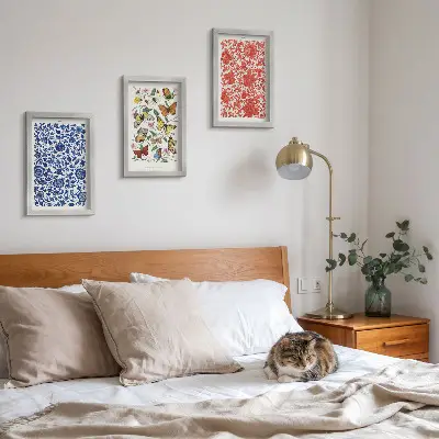 Set van ingelijste schilderijen met vintage posters van bloemen, vlinders en ornamenten