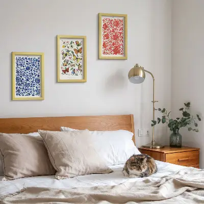 Set van ingelijste schilderijen met vintage posters van bloemen, vlinders en ornamenten