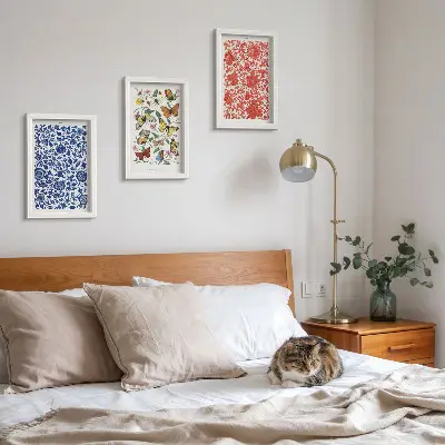 Set van ingelijste schilderijen met vintage posters van bloemen, vlinders en ornamenten