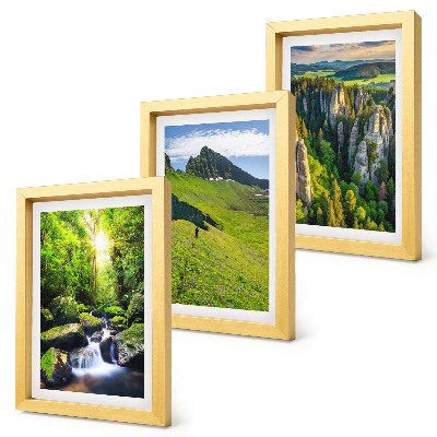 Gallery wall Groene berglandschappen met een waterval en bos.