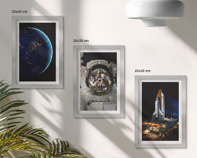 Set van ingelijste schilderijen Ruimtebeelden met de aarde, astronaut en raket