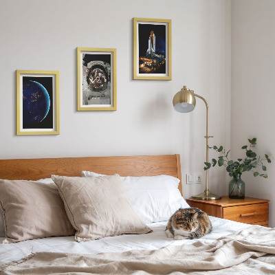 Set van ingelijste schilderijen Ruimtebeelden met de aarde, astronaut en raket