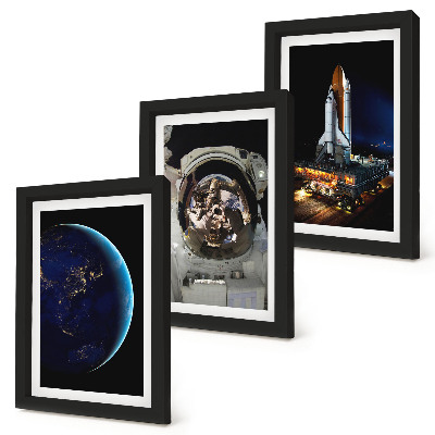 Set van ingelijste schilderijen Ruimtebeelden met de aarde, astronaut en raket