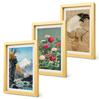 Gallery wall Bergen in het landschap, een rivier, bloemen en kraanvogels in het gras.
