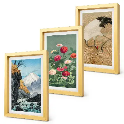 Gallery wall bergen in het landschap met een rivier, bloemen en kraanvogels in het gras