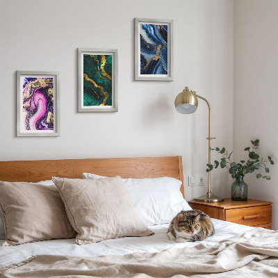 Gallery wall Abstracte patronen in tinten roze, groen en blauw.