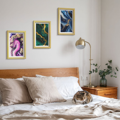 Gallery wall Abstracte patronen in tinten roze, groen en blauw.