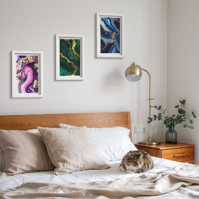 Gallery wall Abstracte patronen in tinten roze, groen en blauw.