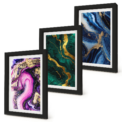 Gallery wall Abstracte patronen in tinten roze, groen en blauw.