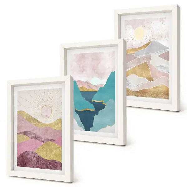 Set ingelijste schilderijen met abstracte landschappen van bergen en de zon