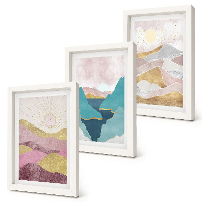 Set van ingelijste schilderijen Abstracte landschappen met bergen en zon.
