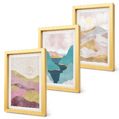 Set van ingelijste schilderijen Abstracte landschappen met bergen en zon.