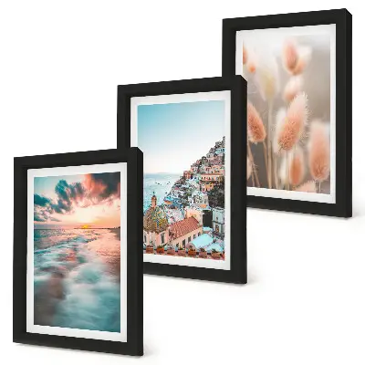 Gallery wall met uitzicht op zee, zonsondergang, kleurrijke huizen en bloemen