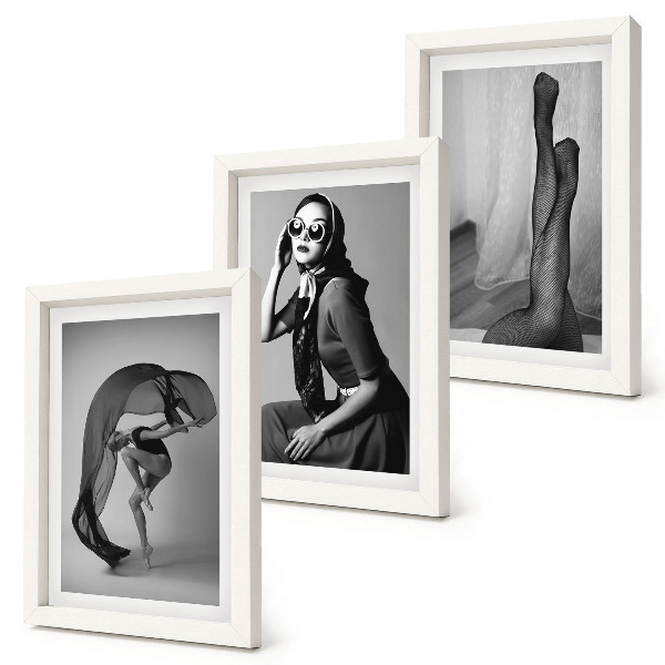 Gallery wall Stijlvolle zwart-witportretten van vrouwen in elegante poses.