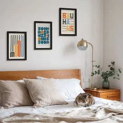 Set van ingelijste schilderijen met geometrische patronen in Bauhaus-stijl