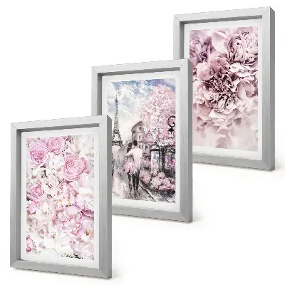 Set ingelijste schilderijen met romantisch landschap van bloemen in roze tinten