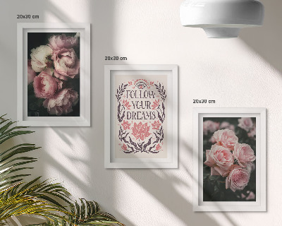 Gallery wall Vintage rozen met een inscriptie over dromen.
