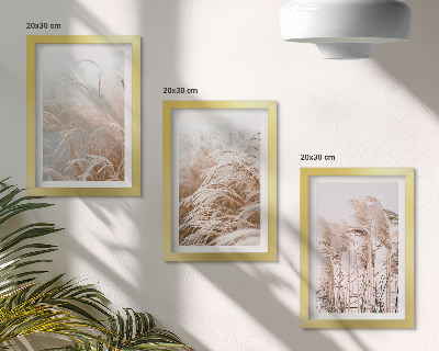 Gallery wall Grasvelden in delicate tinten bruin en beige.