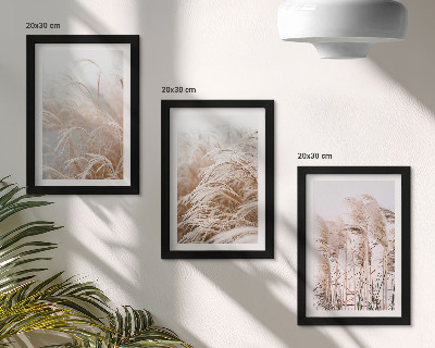 Gallery wall Grasvelden in delicate tinten bruin en beige.