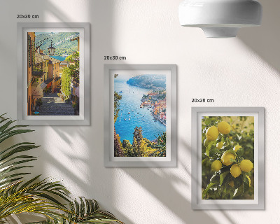 Gallery wall Schilderachtige straatjes langs de kust met uitzicht op de zee en citroenen.