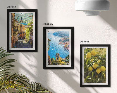 Gallery wall Schilderachtige straatjes langs de kust met uitzicht op de zee en citroenen.
