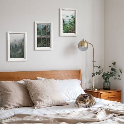 Gallery wall Een bos in de mist, een rivieroever en een kas met planten.