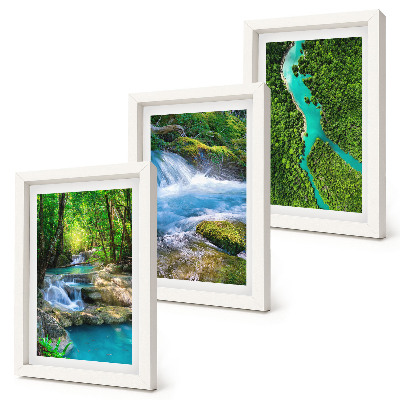 Set van ingelijste schilderijen Groene bossen en kristalhelder rivierwater.