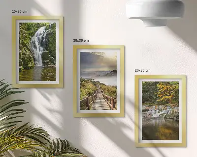 Set ingelijste schilderijen met watervallen bergen wolkenpaden en herfstgezichten