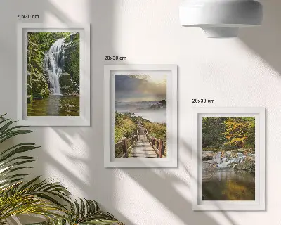 Set ingelijste schilderijen met watervallen bergen wolkenpaden en herfstgezichten