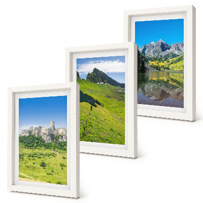 Gallery wall Groene heuvels met een kasteel en berglandschappen.