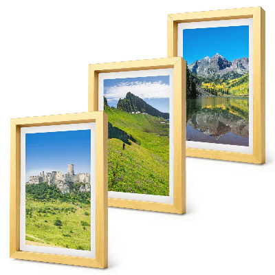 Gallery wall Groene heuvels met een kasteel en berglandschappen.
