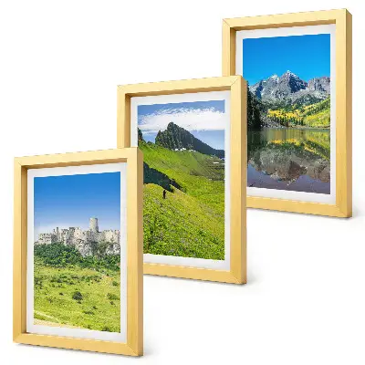 Gallery wall met groene heuvels, een kasteel en berglandschappen