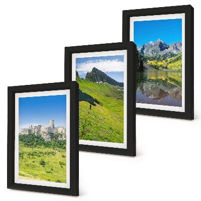 Gallery wall Groene heuvels met een kasteel en berglandschappen.