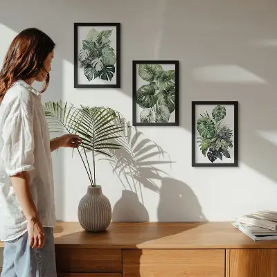 Gallery wall met tropische bladeren in aquarelverf